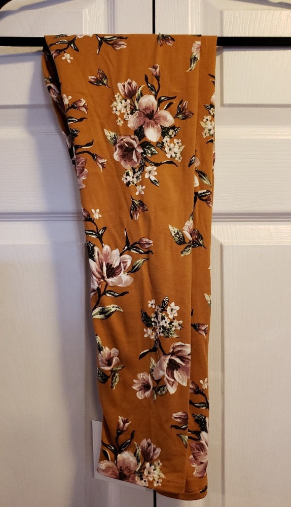 Gold Blossom Anges and Dora Leggings